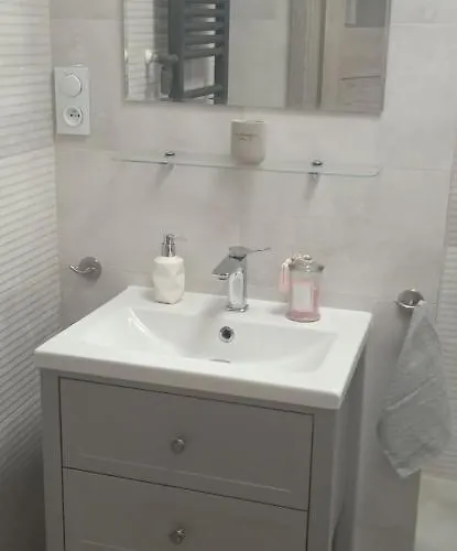 Klonowa アパート